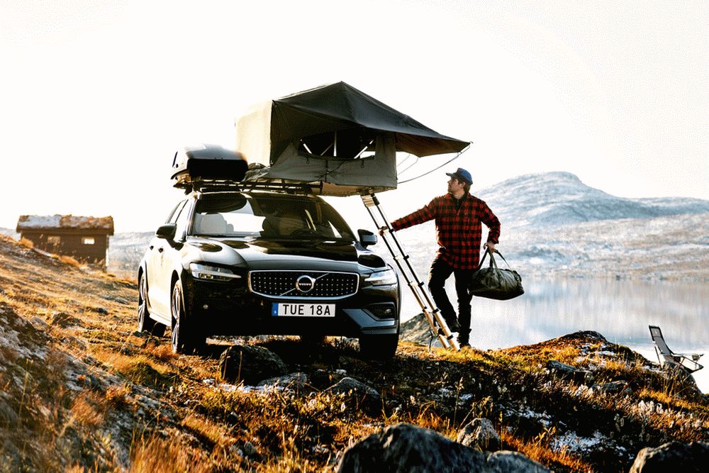 Thule Tepui Foothill Car Rooftop Tent Lifestyle Image 2